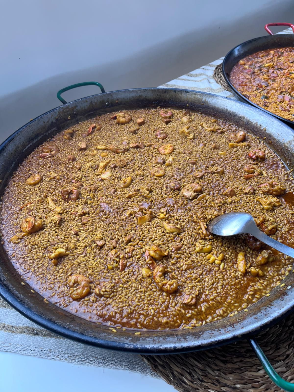 Arroz recién hecho en el restaurante